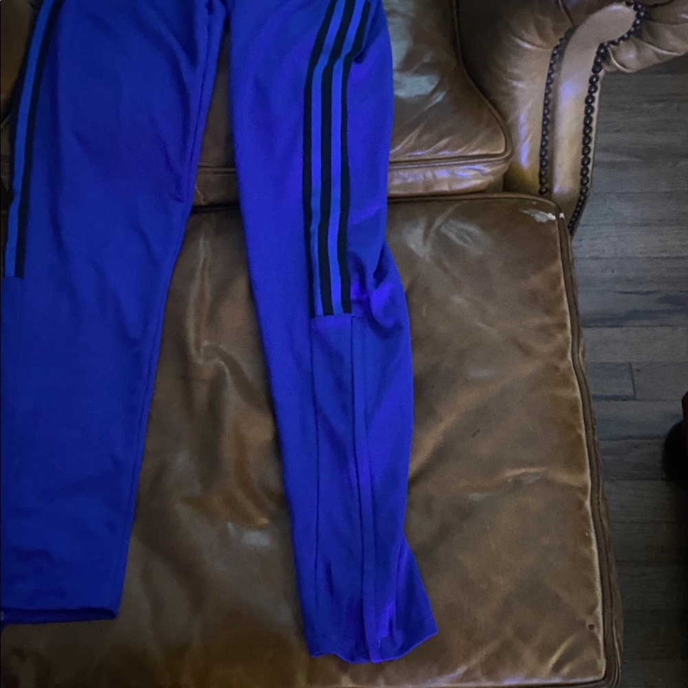 Adidas - Picture 3 of 10